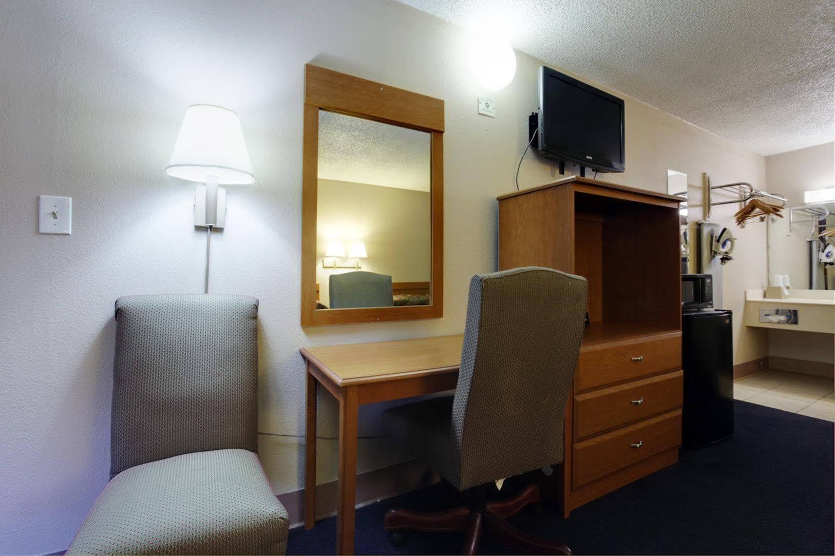 Americas Best Value Inn Alachua Exterior photo